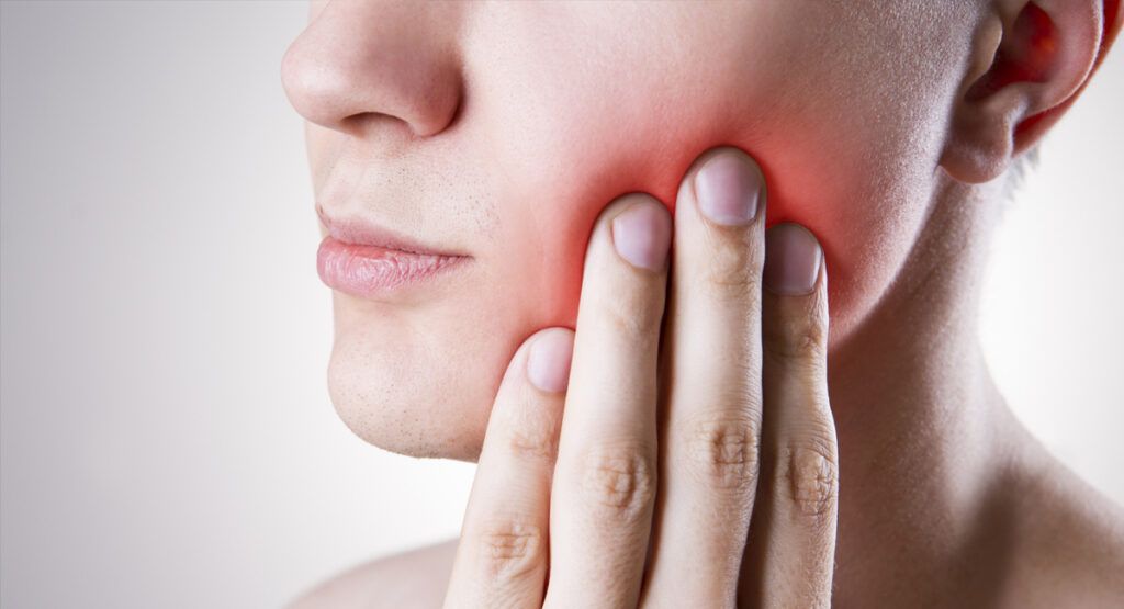 Gum disease linked to brain shrinkage and Alzheimer’s - What Doctors ...